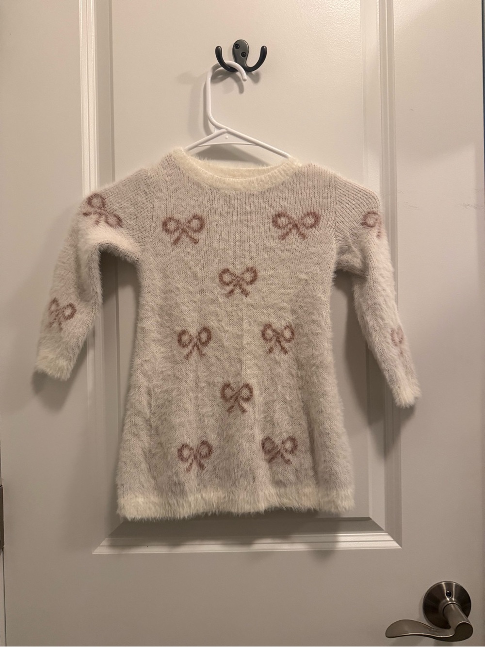 Never Worn Tucker + Tate Cream Fuzzy Bow-Print Dress